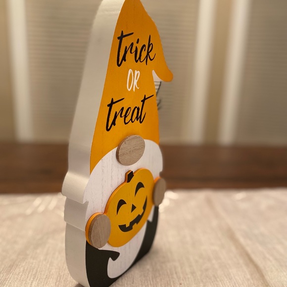 Trick or Treat Gnome & Give Thanks Gnome Signs - Picture 7 of 16